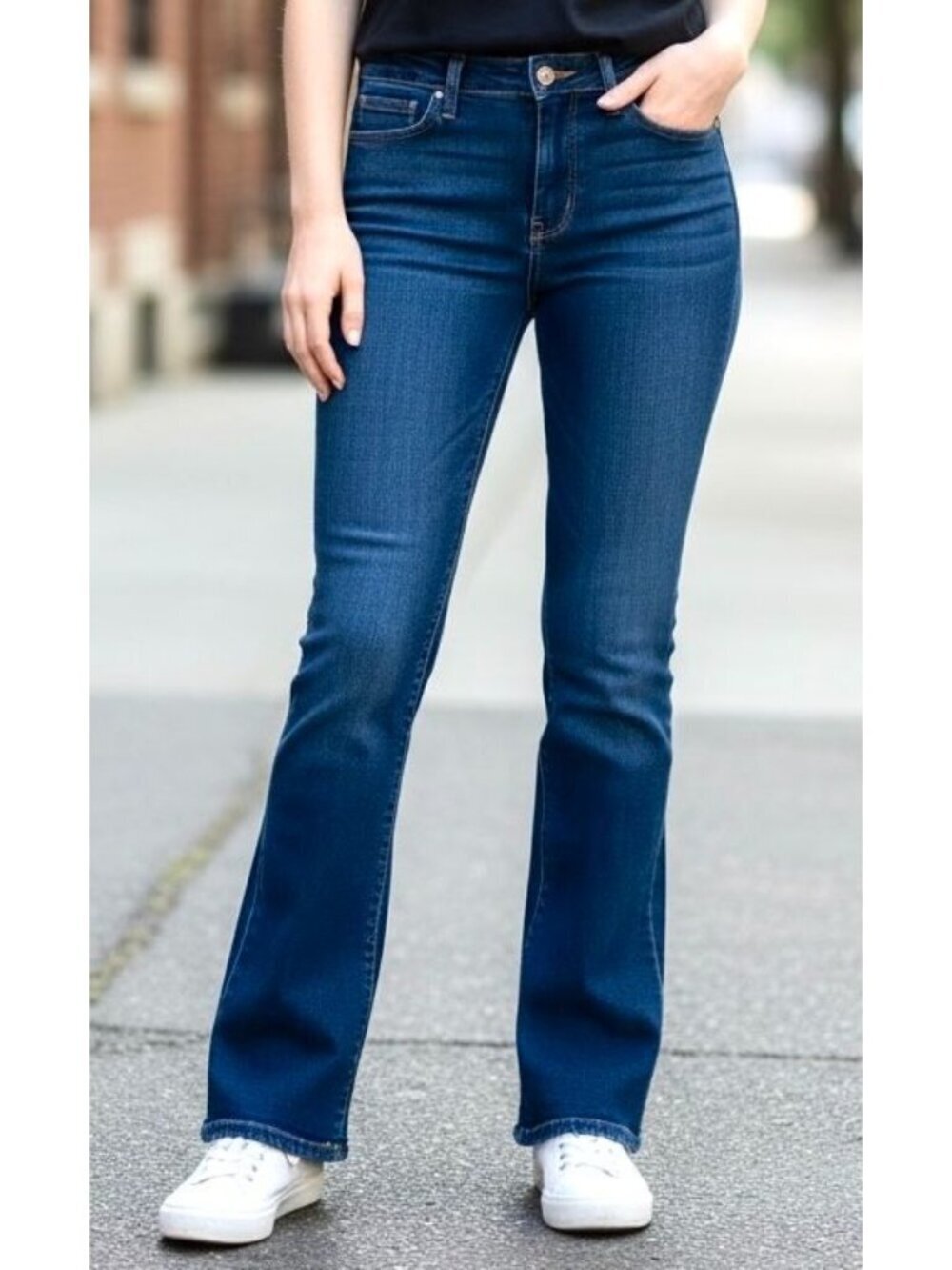 Denver Hayes Womens Jeans Curvy Barely Boot Medium Wash Size 8 x 28